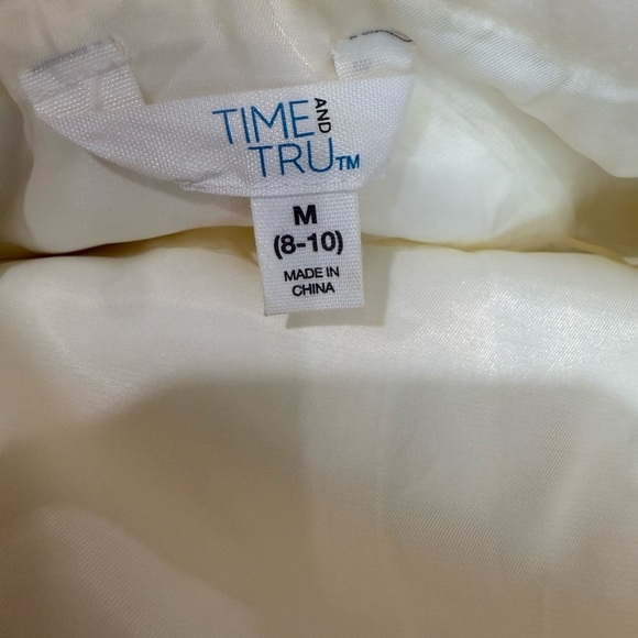 Time and Tru Elegant white faux fur lined sleeveless Vest Women’s size Med NWOT - Picture 2 of 8